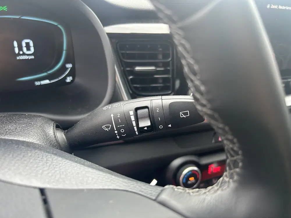 Kia Stonic 1.0 T-GDi MHEV DynamicLine Navigatie uit 2024, foto 15