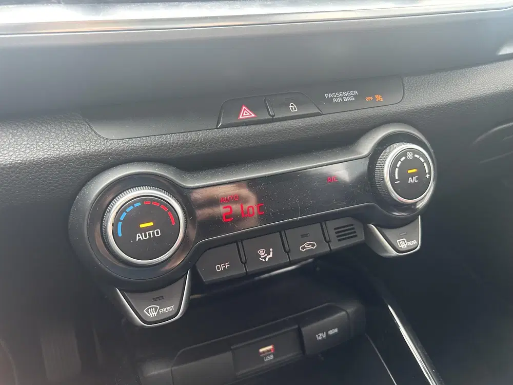 Kia Stonic 1.0 T-GDi MHEV DynamicLine Navigatie uit 2024, foto 19