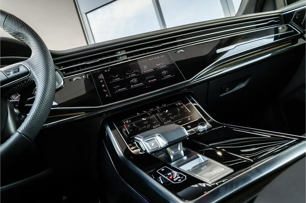 Audi Q8 60 TFSI e quattro Pro Line S Competition uit 2024, foto 14