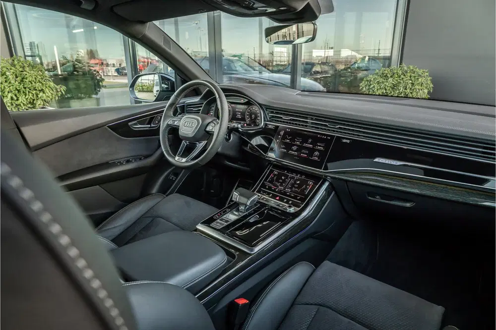 Audi Q8 60 TFSI e quattro Pro Line S Competition uit 2024, foto 9