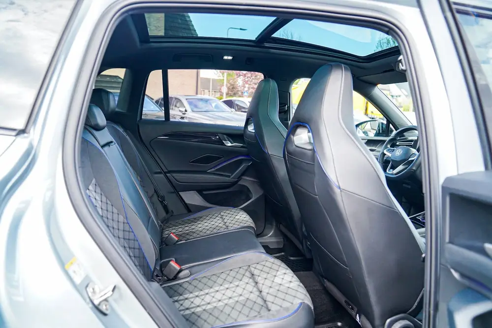 Volkswagen Tiguan 1.5 eTSI R-Line Edition | 360 camera | Mas uit 2025, foto 18