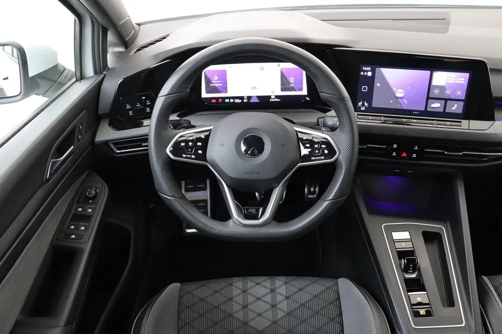 Volkswagen Golf 1.5 eTSI R-LINE -MATRIX.LED|STOEL/STUURVERW. uit 2022, foto 2