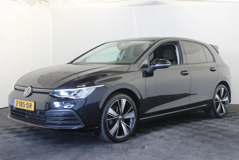 Volkswagen Golf 1.5 eTSI Style (bj 2020, automaat) uit 2020