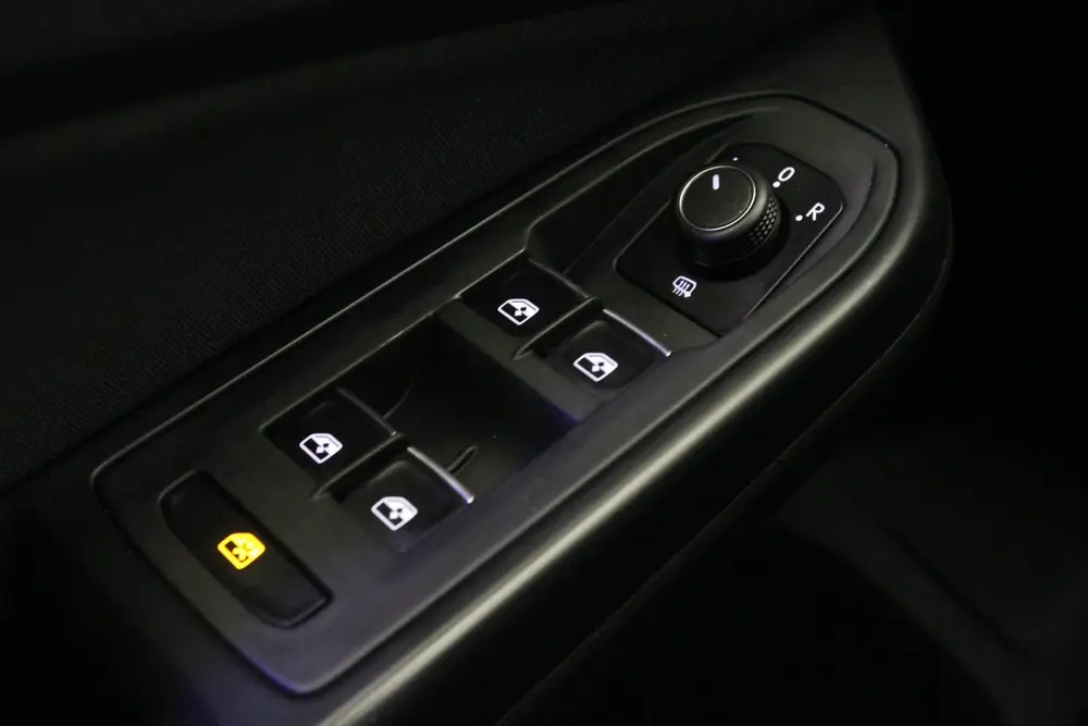 Volkswagen Golf 1.5 eTSI Style (bj 2020, automaat) uit 2020, foto 18