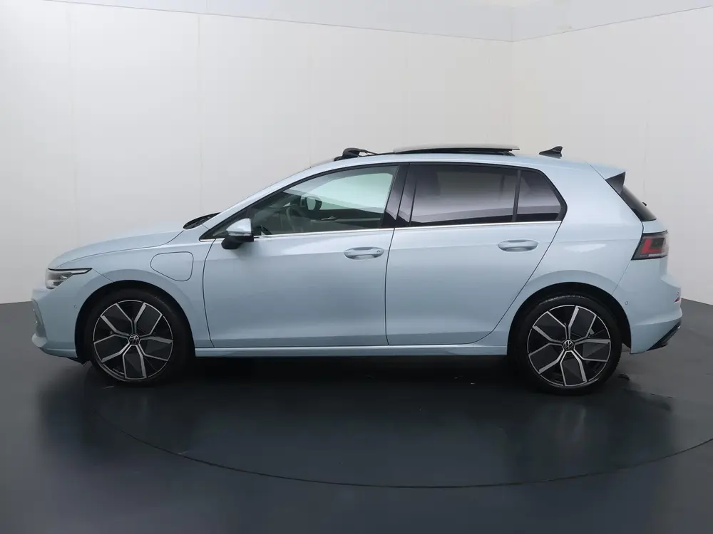 Volkswagen Golf 1.5 eHybrid Style Edition | 204 PK | SoH 100 uit 2025, foto 2