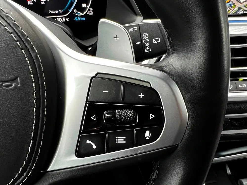 BMW X5 XDrive45e High Executive M-pakket_3d camer uit 2021, foto 17