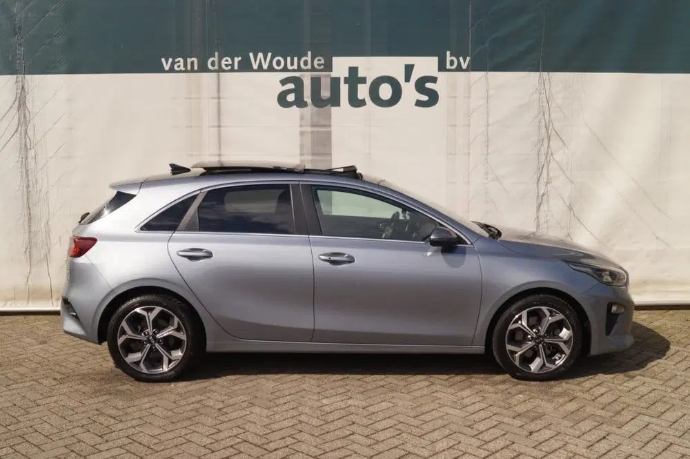 Kia Ceed 1.5 T-GDi 160pk Automaat ExecutiveLine -PA uit 2022, foto 2