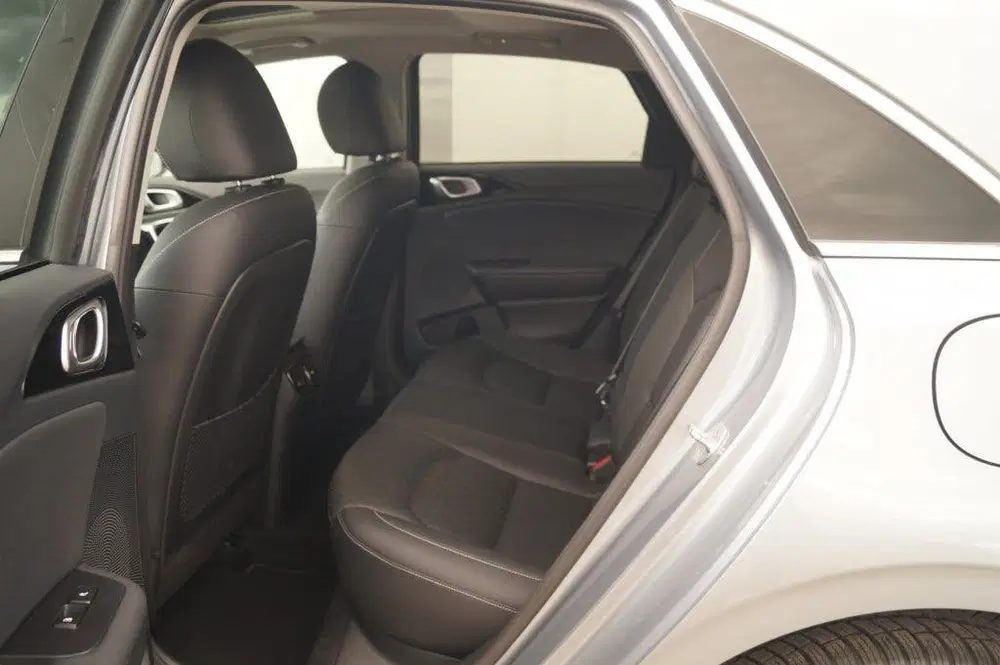 Kia Ceed 1.5 T-GDi 160pk Automaat ExecutiveLine -PA uit 2022, foto 8