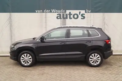 Skoda Karoq 1.5 TSI 150pk DSG Business Edition -NAVI-E uit 2021