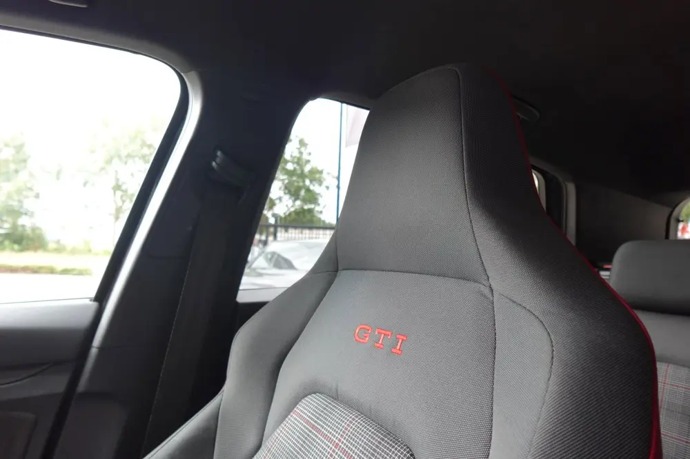Volkswagen Golf 2.0 TSI GTI PANO CAM KEYLESS VOL uit 2023, foto 5