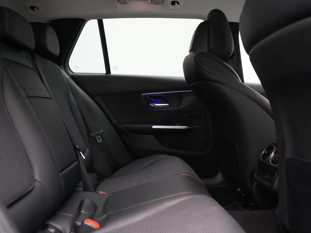 Mercedes-Benz C-Klasse 300 e Avantgarde PHEV 313pk De uit 2023, foto 6