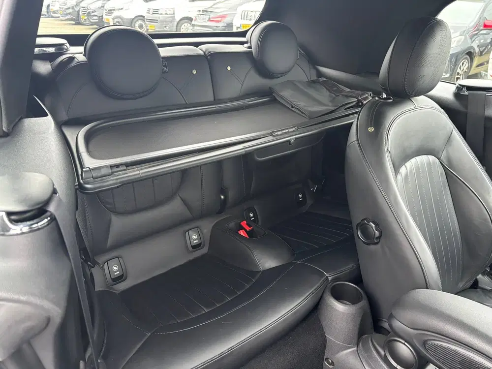 Mini Cabrio 2.0 Cooper S Night Jack Edition uit 2021, foto 12