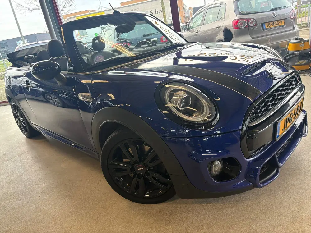 Mini Cabrio 2.0 Cooper S Night Jack Edition uit 2021, foto 15