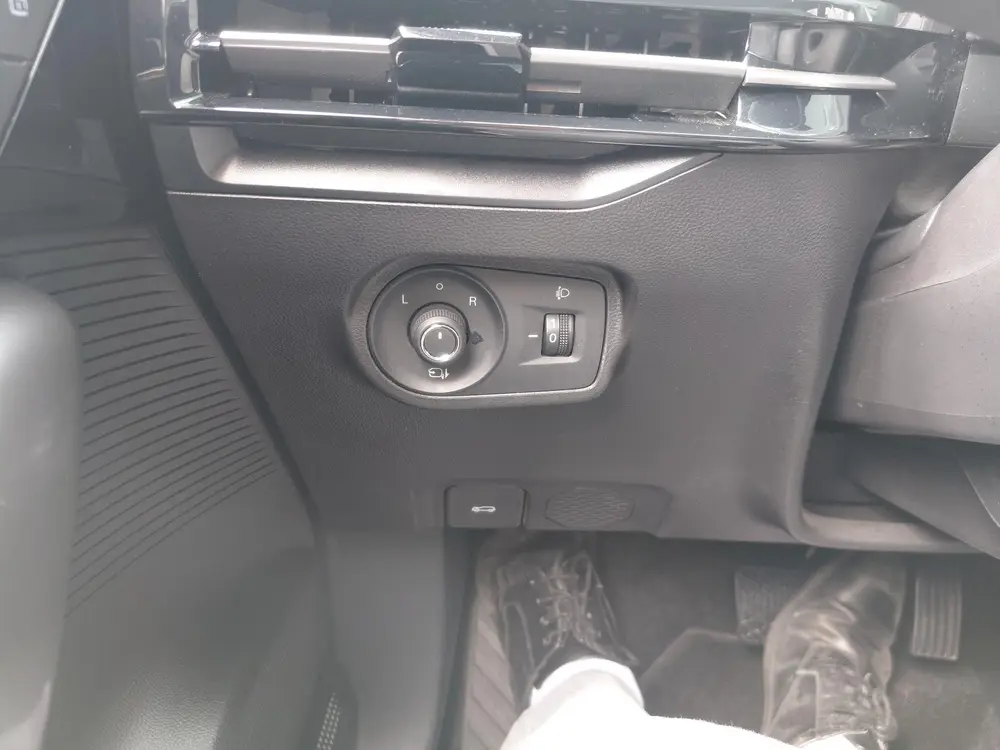 MG MG4 Luxury 64 kWh uit 2023, foto 12