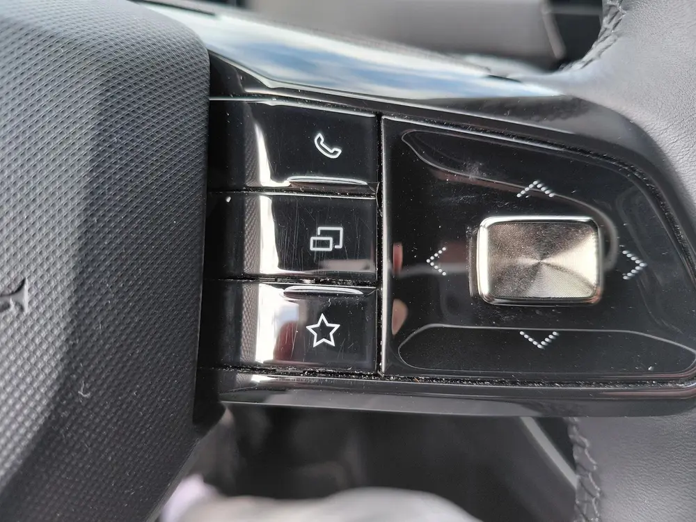 MG MG4 Luxury 64 kWh uit 2023, foto 14