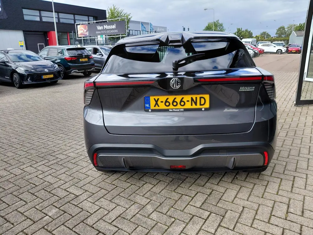 MG MG4 Luxury 64 kWh uit 2023, foto 5