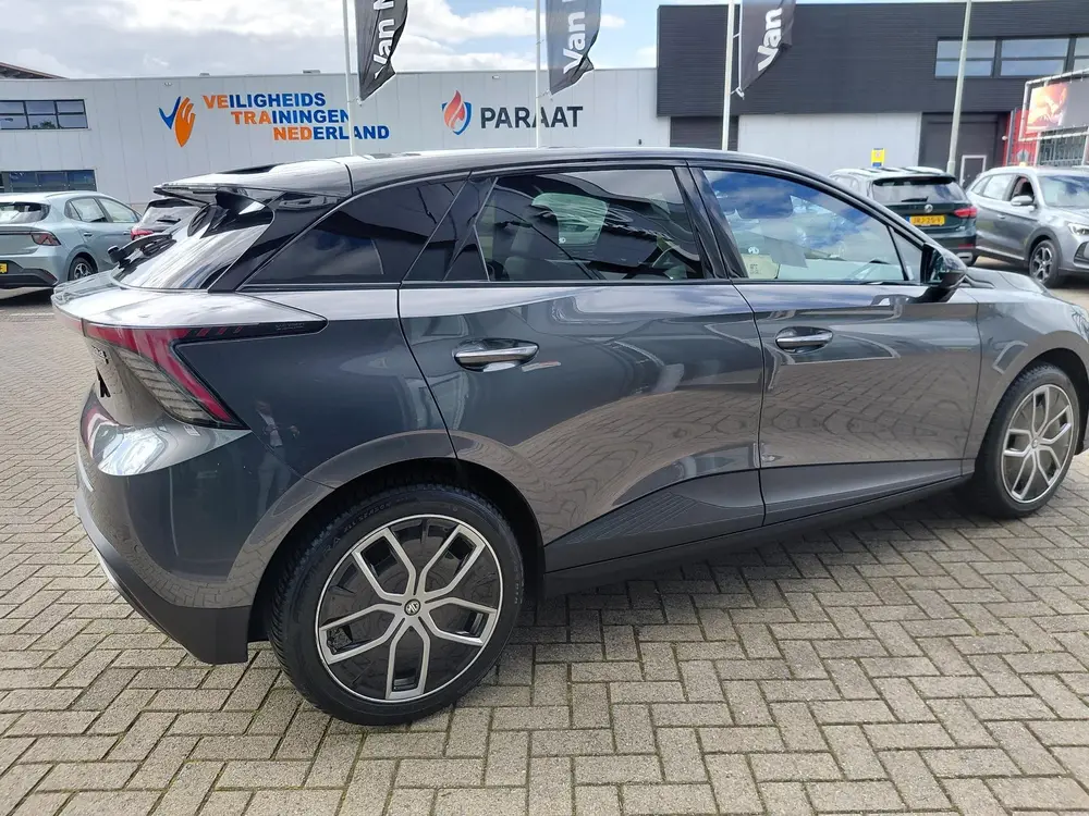 MG MG4 Luxury 64 kWh uit 2023, foto 6