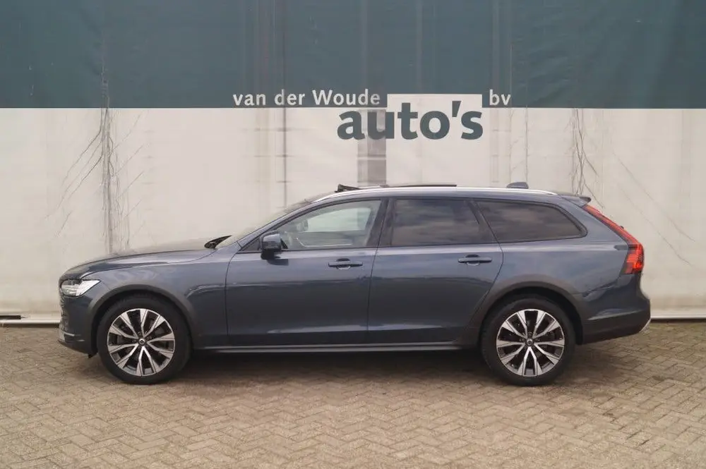 Volvo V90 2.0 B5 250pk AWD Pro -PANO-LEER-CAM uit 2021