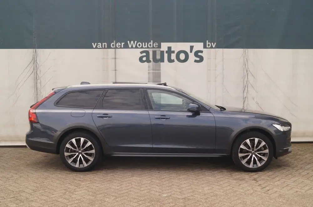 Volvo V90 2.0 B5 250pk AWD Pro -PANO-LEER-CAM uit 2021, foto 2
