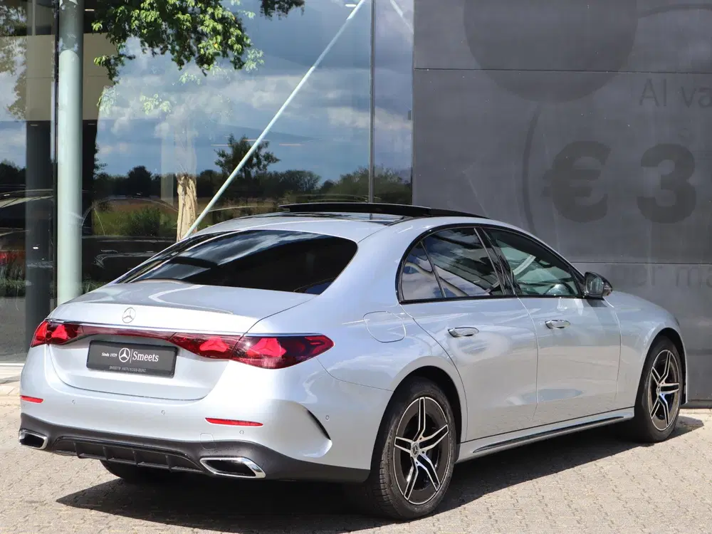 Mercedes-Benz E-Klasse E-Klasse 300e AMG Line uit 2025, foto 2