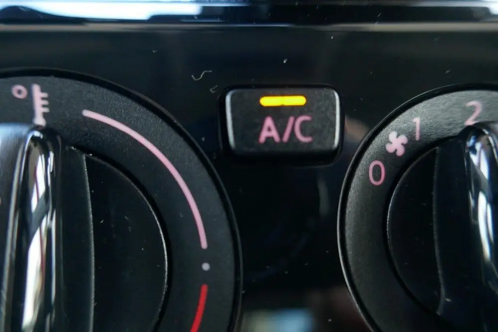 Volkswagen UP 1.0   AIRCO / NL-AUTO uit 2021, foto 11