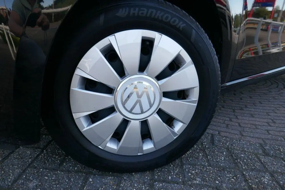 Volkswagen UP 1.0   AIRCO / NL-AUTO uit 2021, foto 19