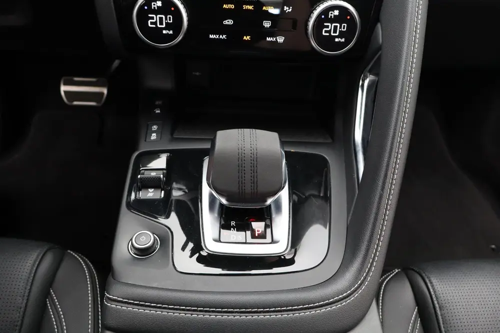 Jaguar E-Pace 1.5 P300e AWD R-Dynamic S | Elek. trekhaak | A uit 2023, foto 11