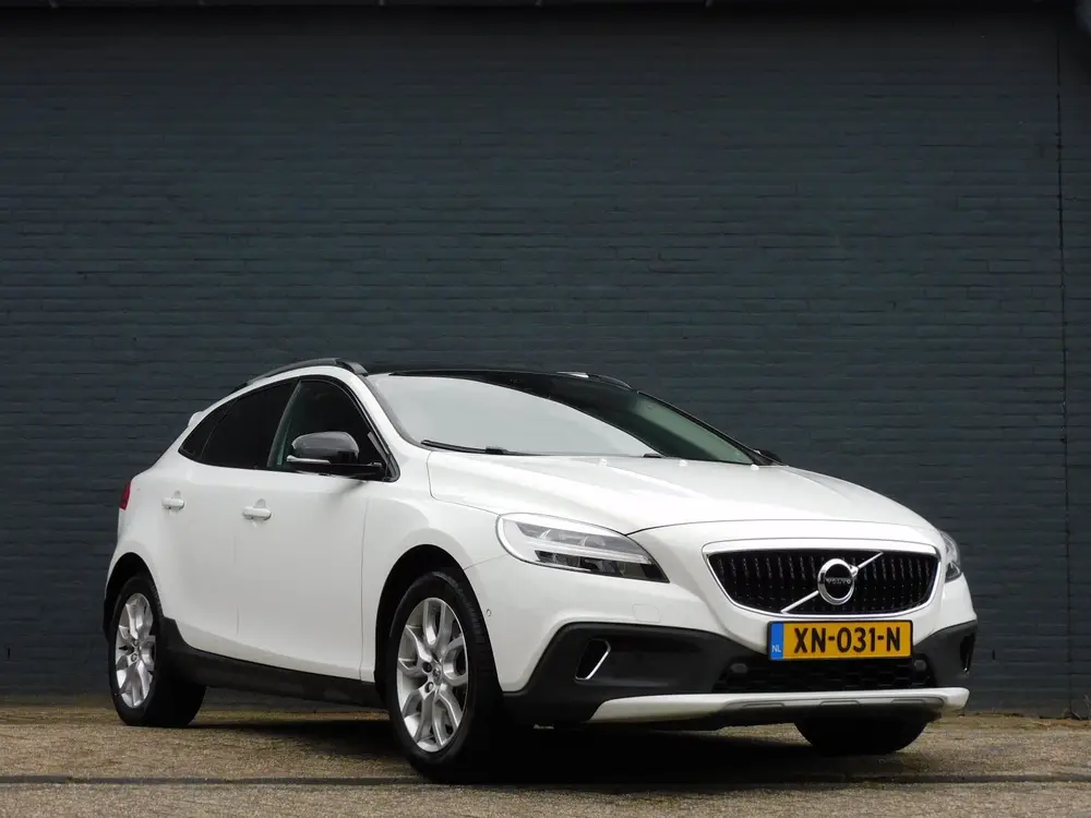 Volvo V40 Cross Country 1.5 T3 Polar+ Luxury 1e EIGENAAR DE uit 2019, foto 2