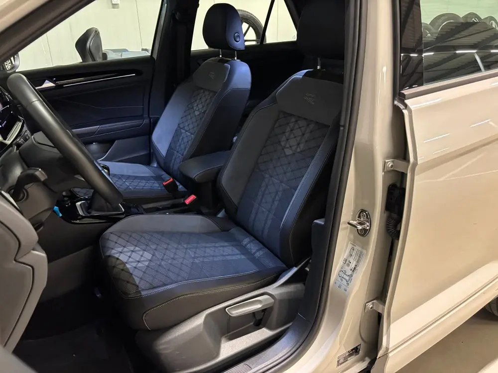 Volkswagen T-Roc 1.0 TSI R-Line|Carplay|Stoelverw|ACC uit 2024, foto 3