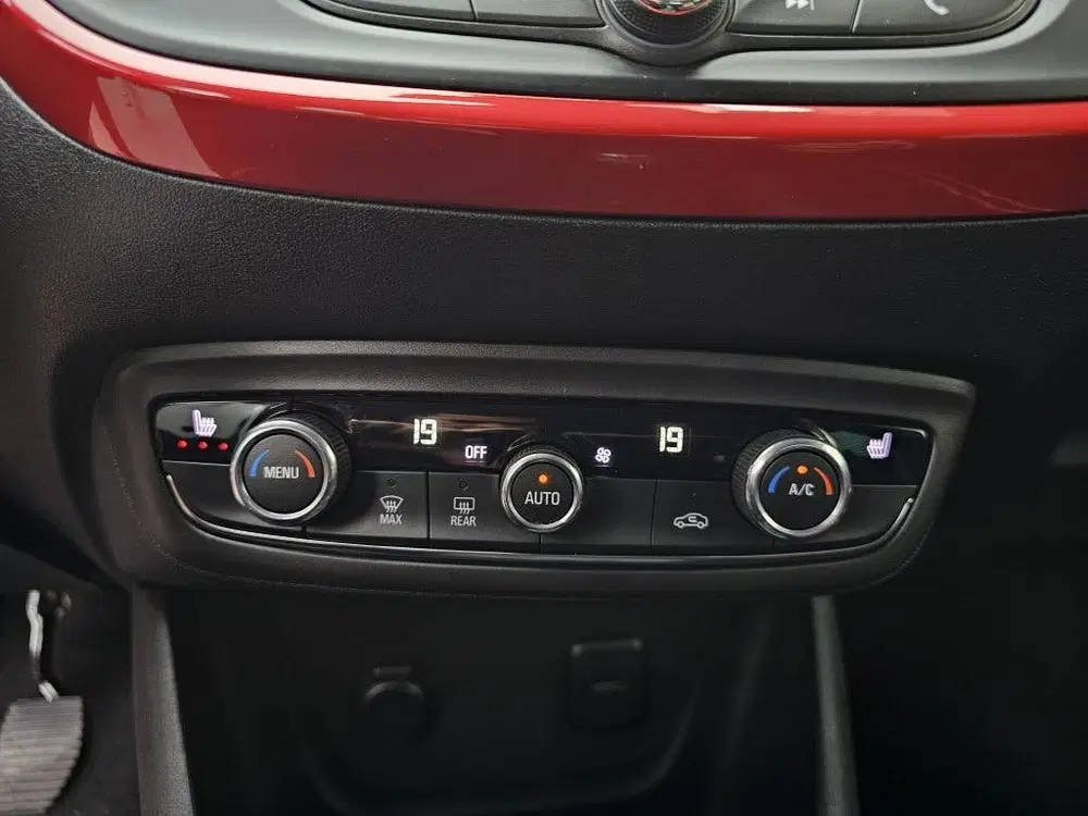 Opel Crossland 1.2 Turbo GS Line uit 2022, foto 18