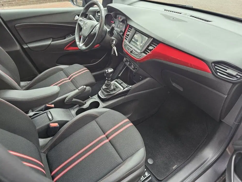 Opel Crossland 1.2 Turbo GS Line uit 2022, foto 2