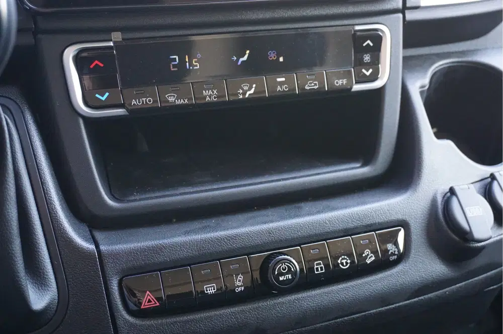 Citroën Jumper 35 2.2 EAT8 140PK Automaat L3H2 BPM VRIJ 1 uit 2024, foto 15