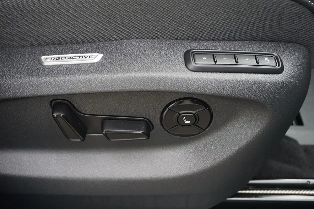 Volkswagen Tiguan 1.5 eHybrid 272pk R-Line Edition | SoH 95% uit 2025, foto 18