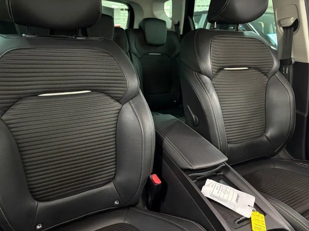 Renault Scenic 1.3 TCE Intens Leder LM20 Parkeer PDC Cam uit 2020, foto 2