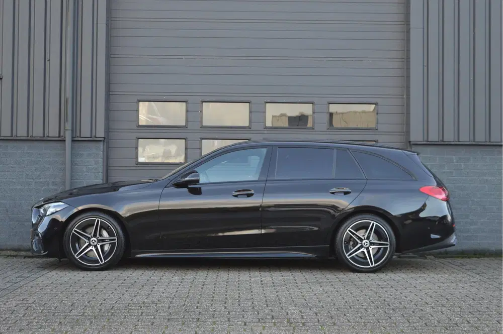 Mercedes-Benz C-Klasse 200 Launch Edition AMG Line uit 2021, foto 3