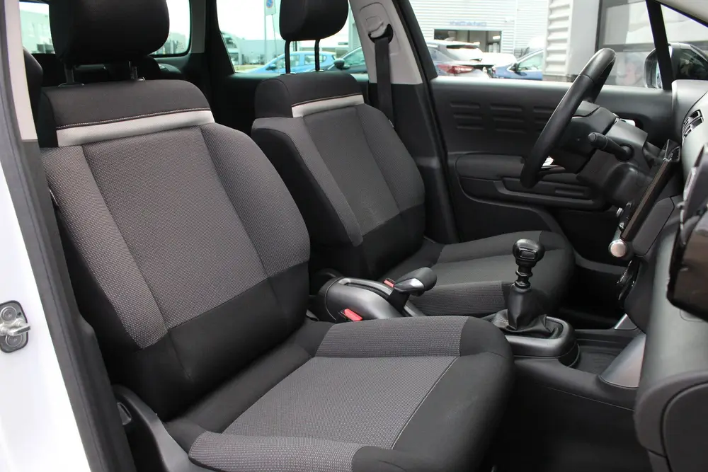 Citroën C3 Aircross 1.2 PureTech S&S Shine / Carplay / Pano uit 2019, foto 10