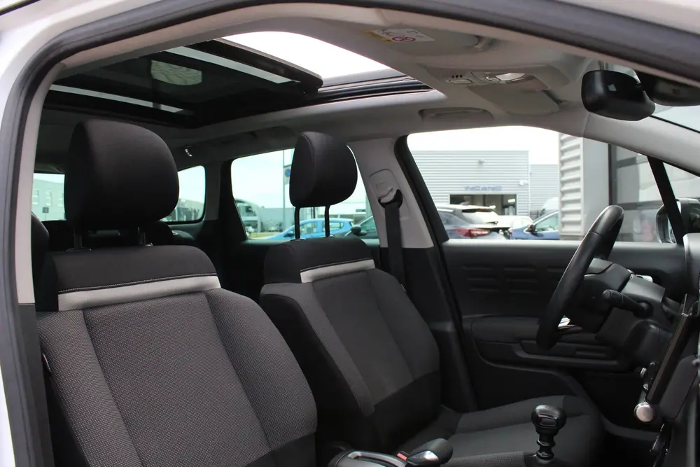 Citroën C3 Aircross 1.2 PureTech S&S Shine / Carplay / Pano uit 2019, foto 11