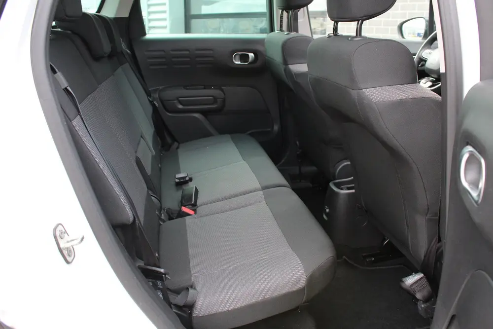 Citroën C3 Aircross 1.2 PureTech S&S Shine / Carplay / Pano uit 2019, foto 12