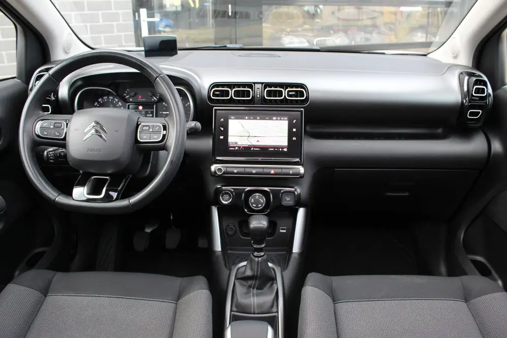 Citroën C3 Aircross 1.2 PureTech S&S Shine / Carplay / Pano uit 2019, foto 2