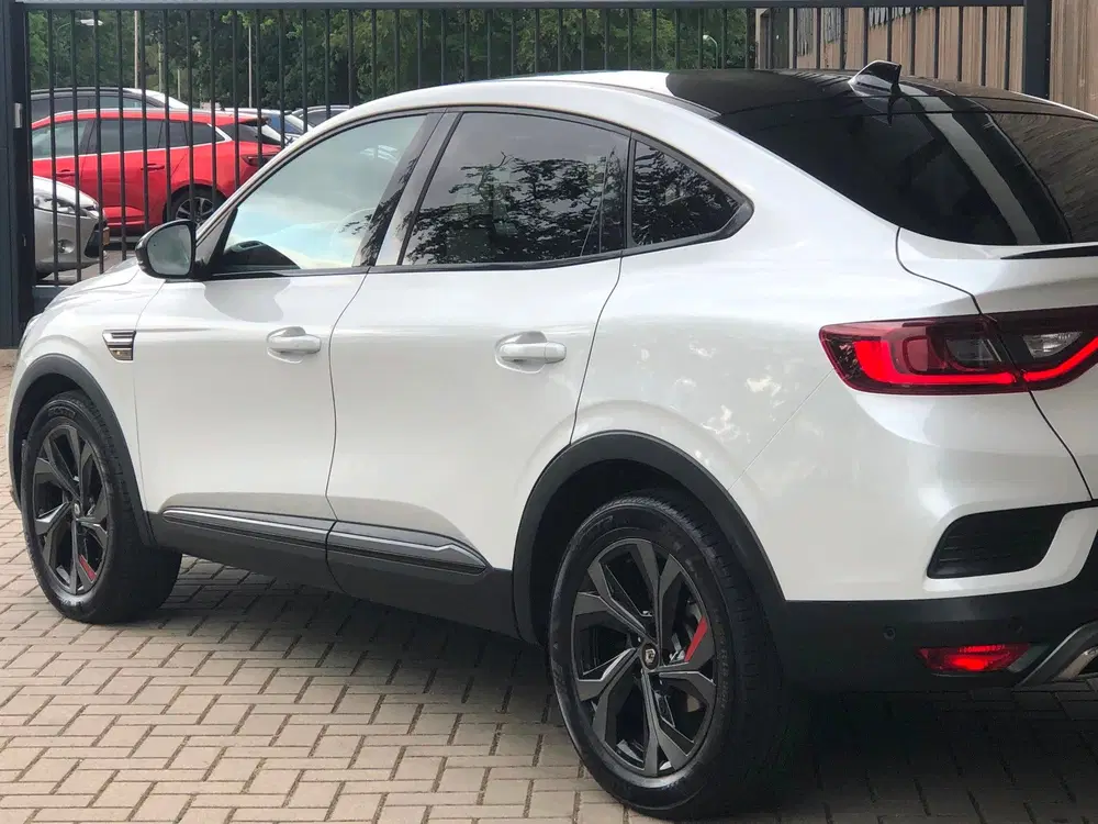 Renault Arkana 1.6 E-Tech hybrid 145 E-Tech uit 2022, foto 8