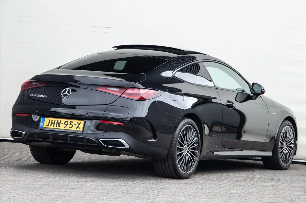 Mercedes-Benz CLE CLE Coupé 300 e AMG Premium Plus uit 2024, foto 2