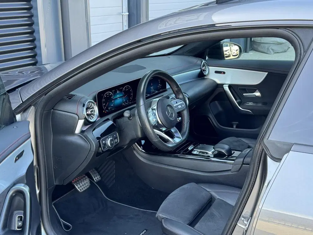 Mercedes-Benz CLA 180 AMG uit 2019, foto 4