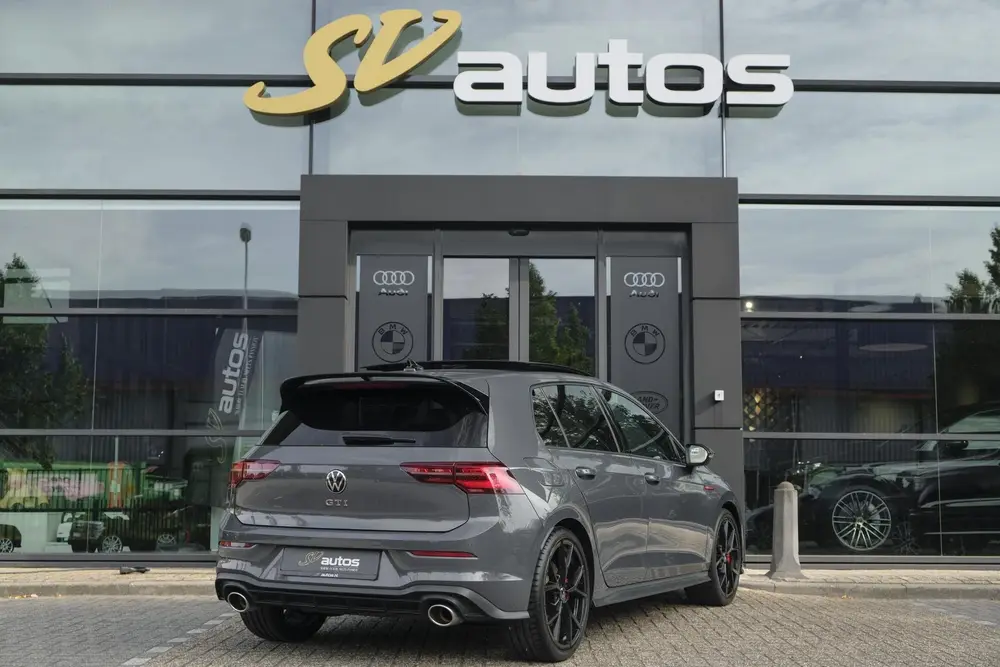 Volkswagen Golf 8 GTI Clubsport 2.0 TSI 300pk Panoramadak IQ uit 2022, foto 2