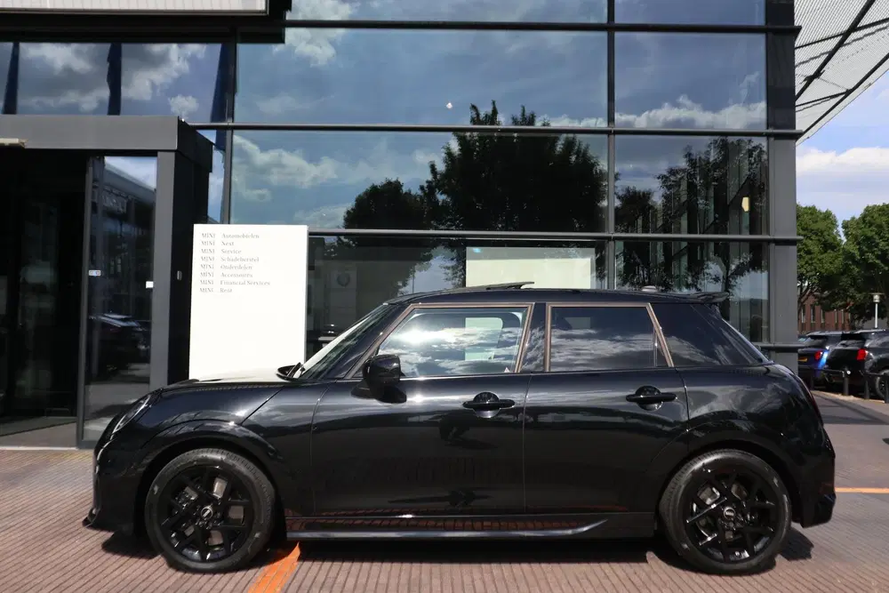 Mini John Cooper Works Cooper C uit 2025, foto 3