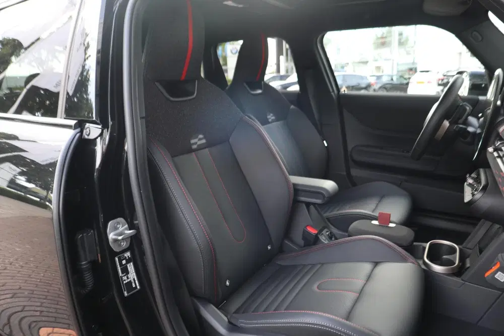 Mini John Cooper Works Cooper C uit 2025, foto 5