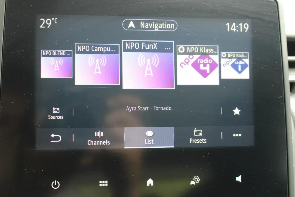 Renault Clio 1.0 TCe Zen uit 2020, foto 16