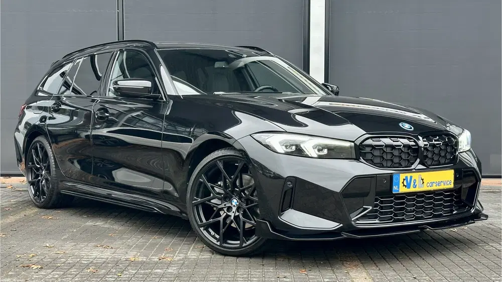 BMW 3-serie 3 Serie Touring 320e M-Performance 20 inch uit 2023