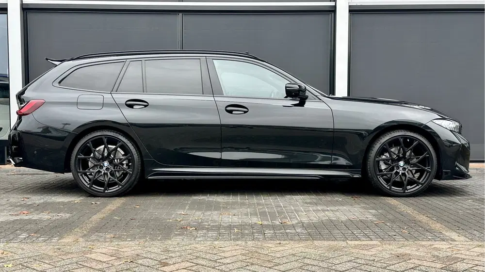 BMW 3-serie 3 Serie Touring 320e M-Performance 20 inch uit 2023, foto 15