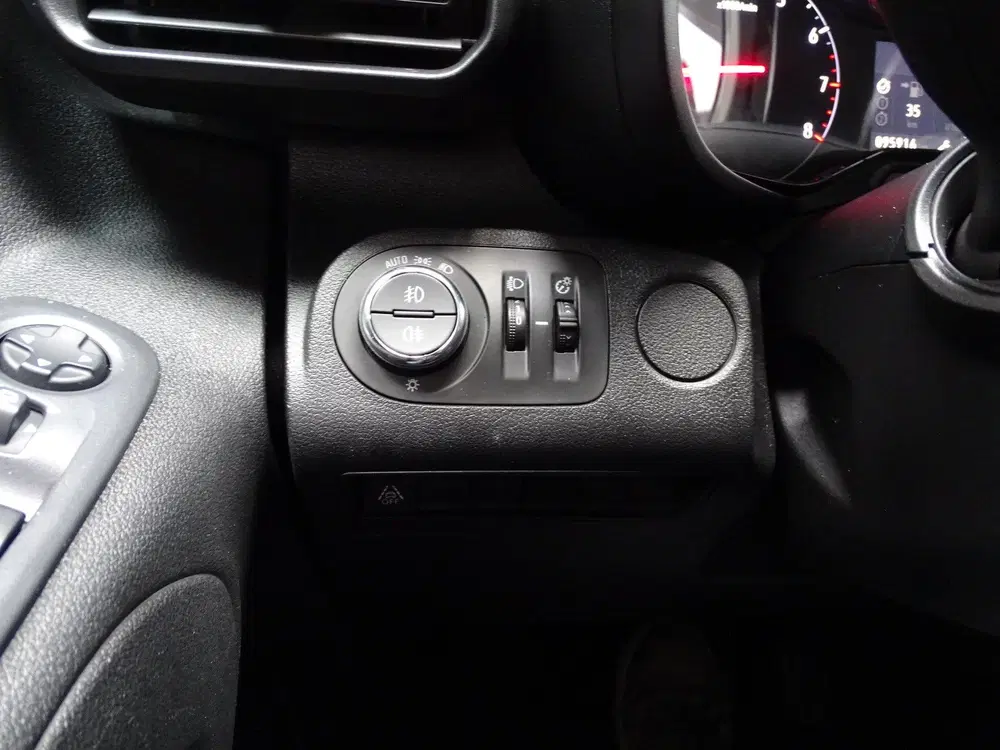 Opel Combo 1.5D L2H1 Edition Automaat uit 2022, foto 12