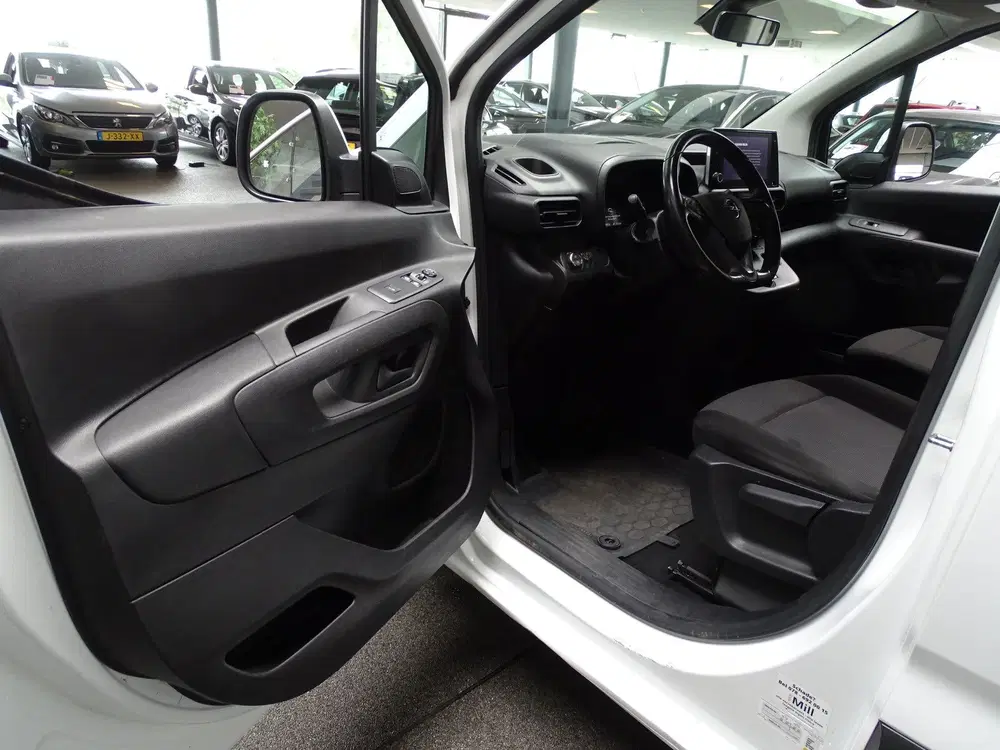 Opel Combo 1.5D L2H1 Edition Automaat uit 2022, foto 17